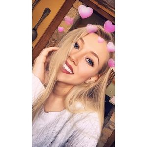 Meet your Posher, Katelyn